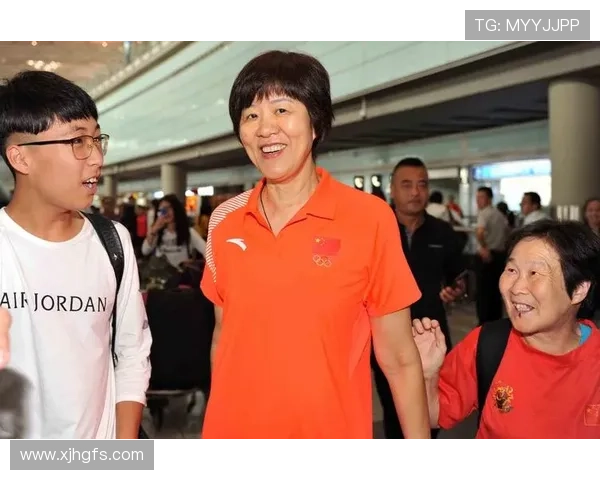 中国男篮凯旋归来 首都机场解散