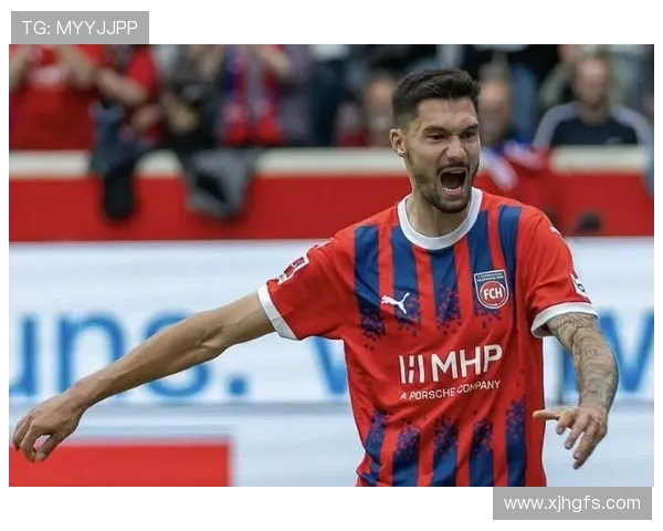 克莱因丁斯特回归门兴队展开新训练